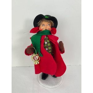 2016 Annalee 10 inch Caroling Dad Man with Lantern Top Hat Scarf
